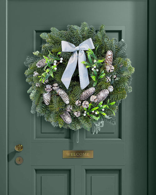 Mistletoe Kisses Christmas Wreath - Luxury Natural
