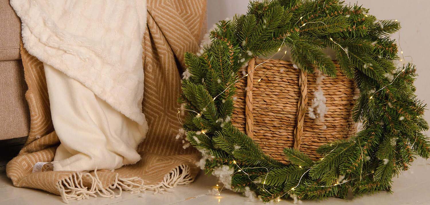 how-to-put-lights-on-a-wreath